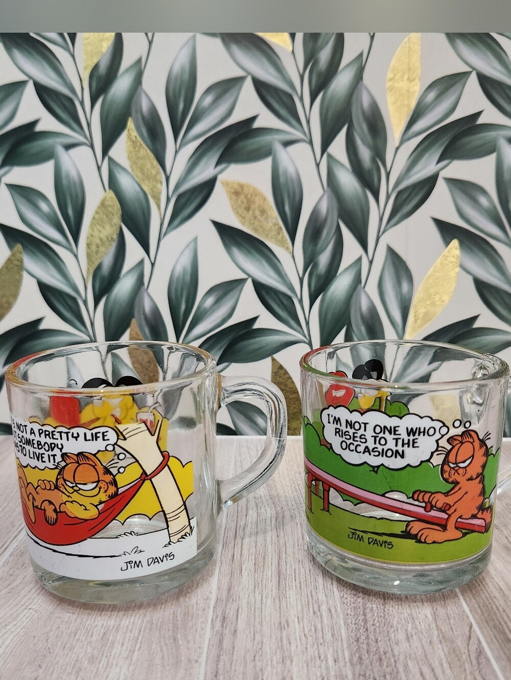 Vintage 1978 1980 Garfield McDonalds Glass Mugs Set of 2 Seesaw Hammock Odie